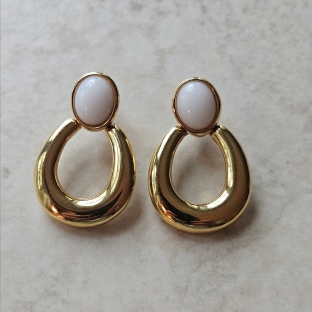 Vintage Anne Klein Gold Earrings - Picture 3 of 15